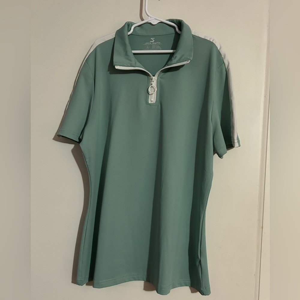 Green Zippered Polo Jersey with Fitted Style